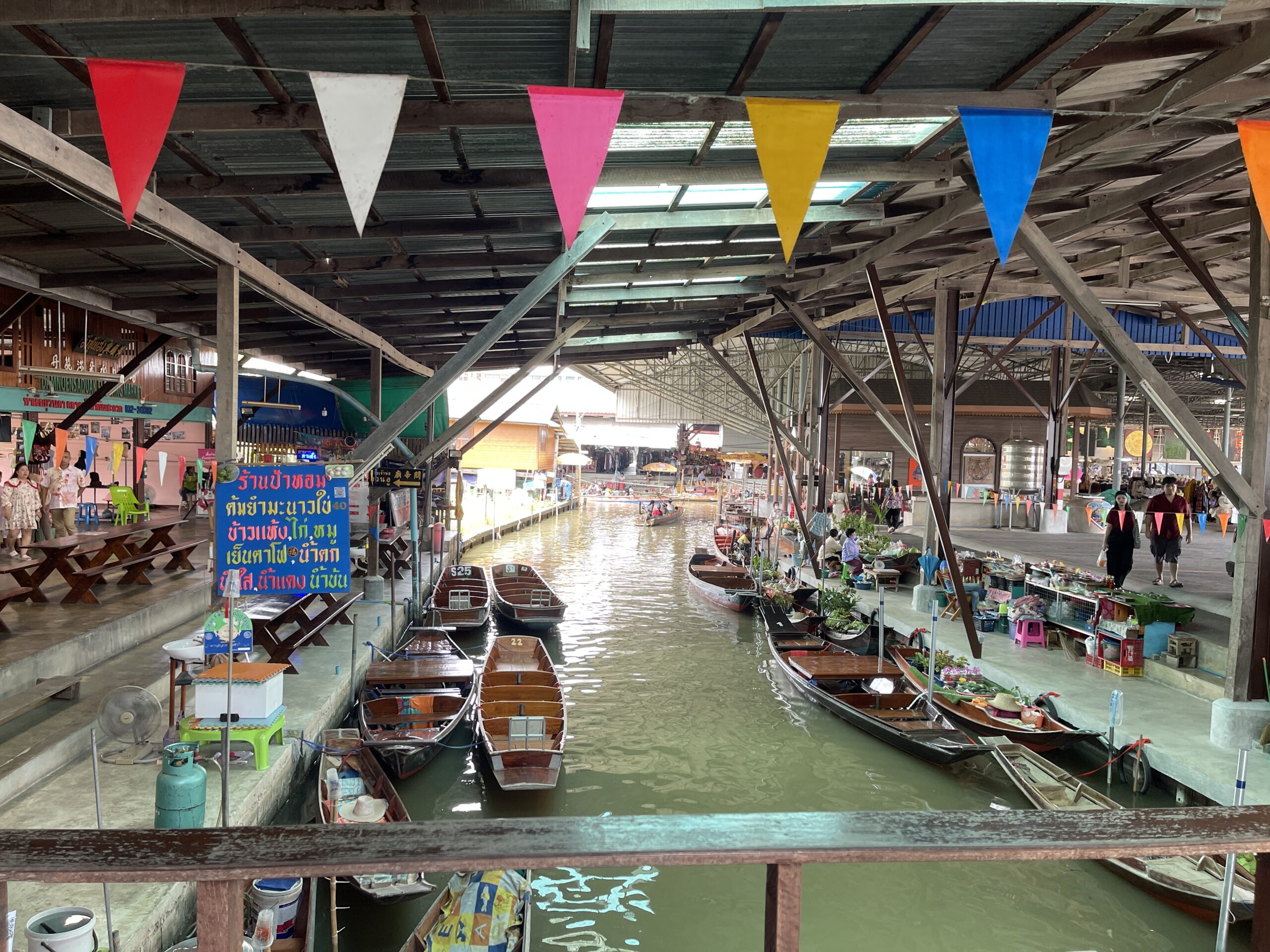 泰國包車一日遊︱美功鐵路市集、丹嫩莎朵水上市場、呑武里海鮮市場︱Trip Thai Goal