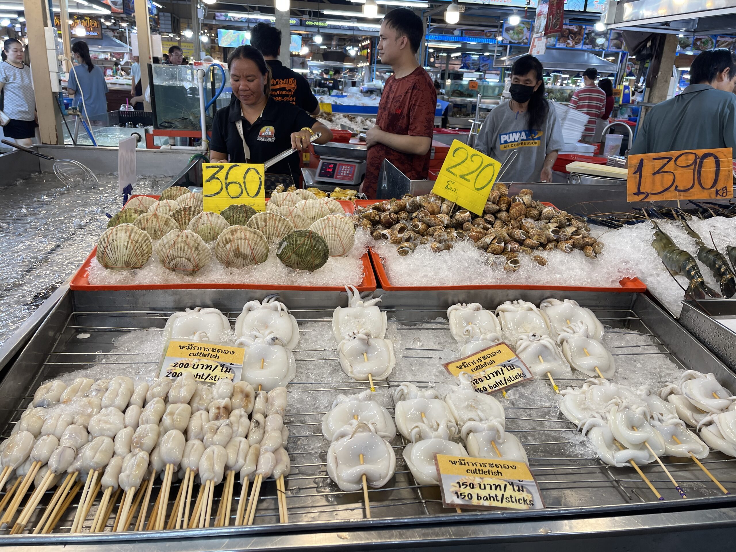 泰國曼谷吞武里海鮮市場海鮮代客料理：龍蝦、大河蝦、生蠔吃到撐！