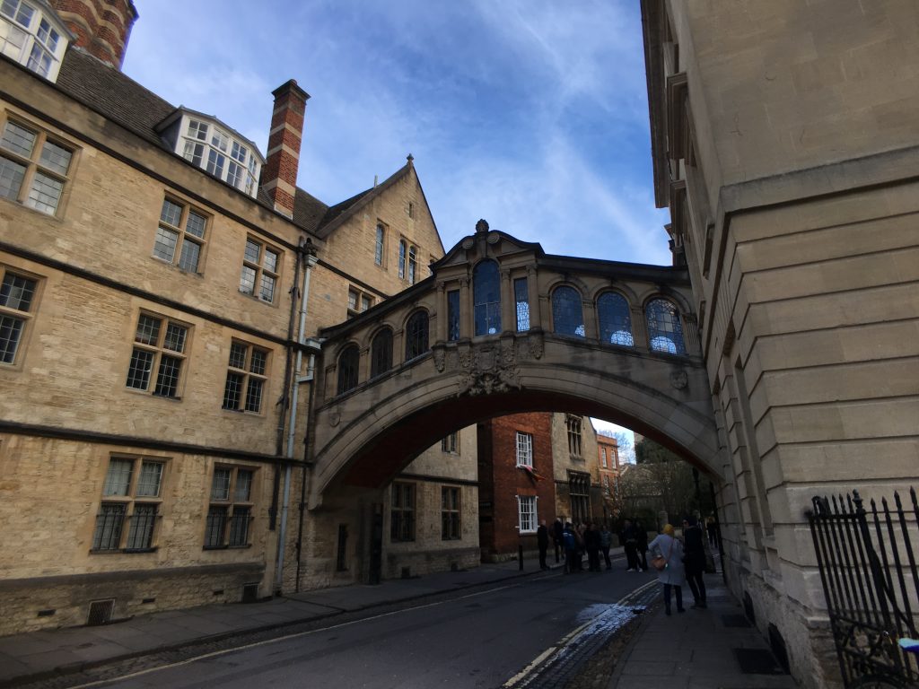 牛津大學嘆息橋